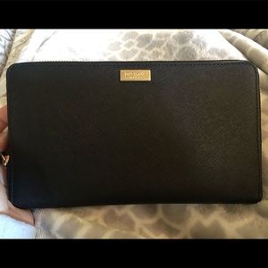 Talla Laurel Way Black Wallet